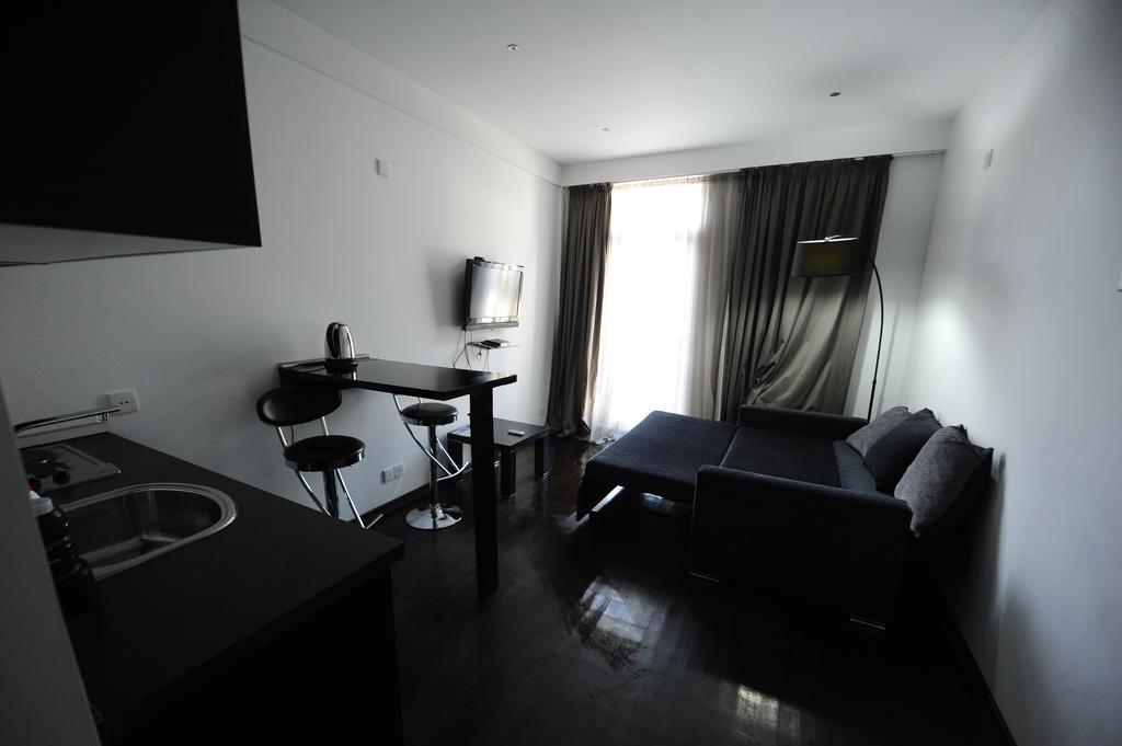 Black-White Rooms Μπατούμι Εξωτερικό φωτογραφία